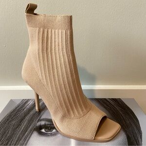 Jennifer Lopez Tan Open-Toe Heel Boots Size 8